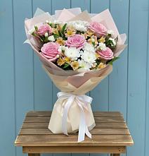 Букет цветов из:  Гвоздики, Орхидеи и Розы #REPLACE_PRED# Калистово