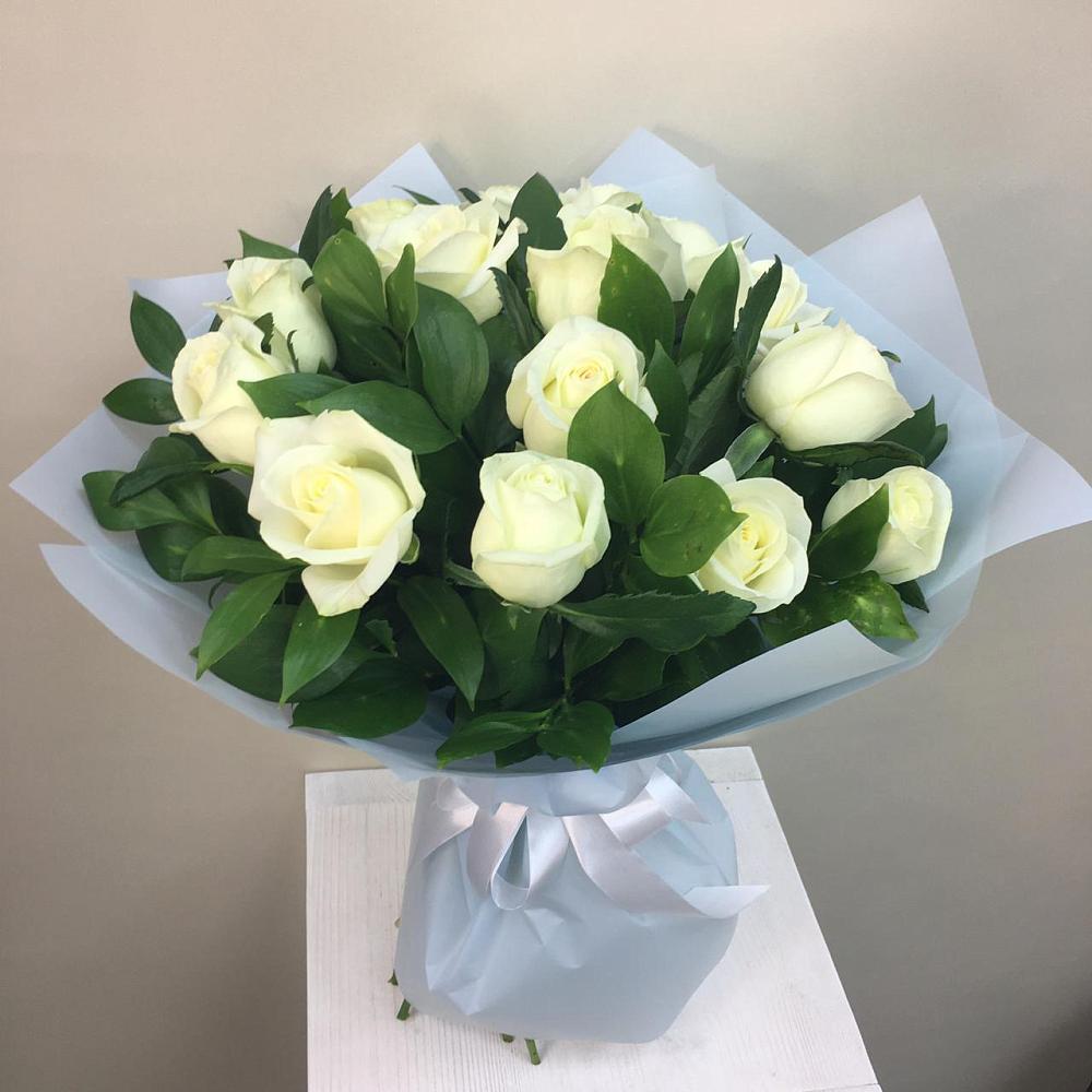 Букет 15 Белых роз Проуд в Калистово