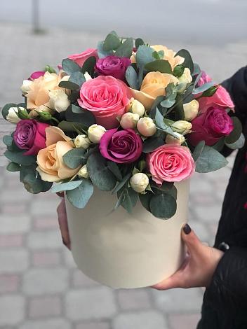 Цветочная композиция из Розы в шляпной коробке в Калистово