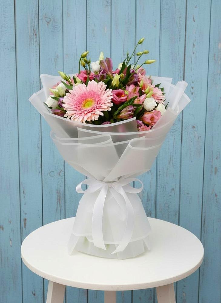 Букет цветов из: Герберы, Альстромерии и Лизиантусы в Калистово