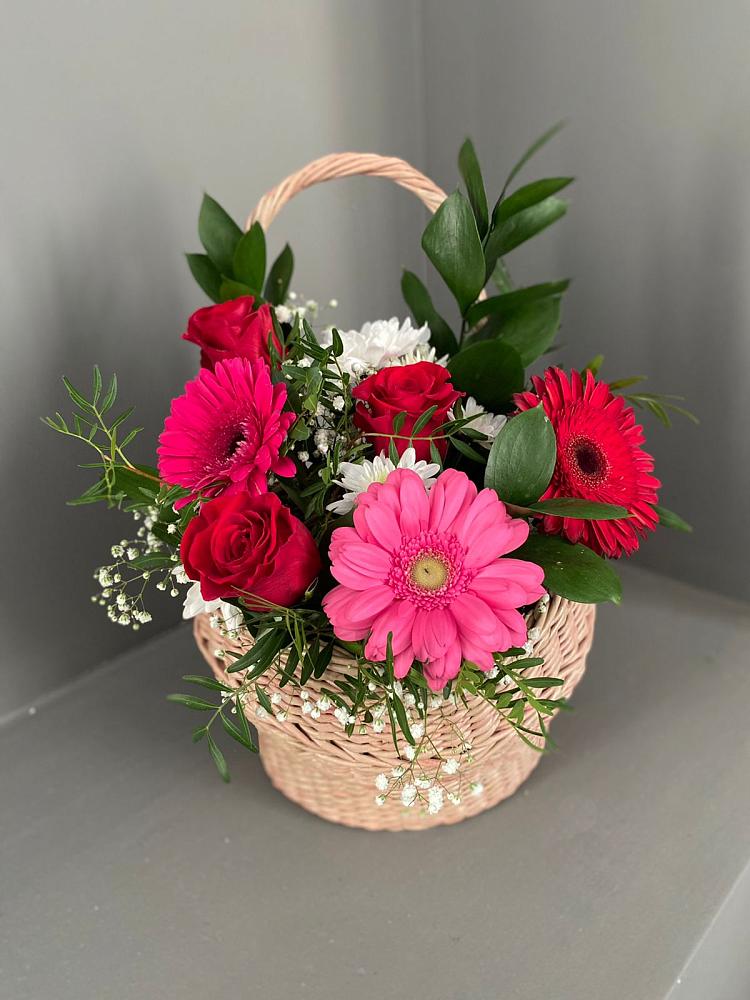 Цветочная композиция из Розы, Хризантемы и Герберы в корзине в Калистово