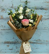 Букет цветов из:  Розы и Лизиантусы в Калистово