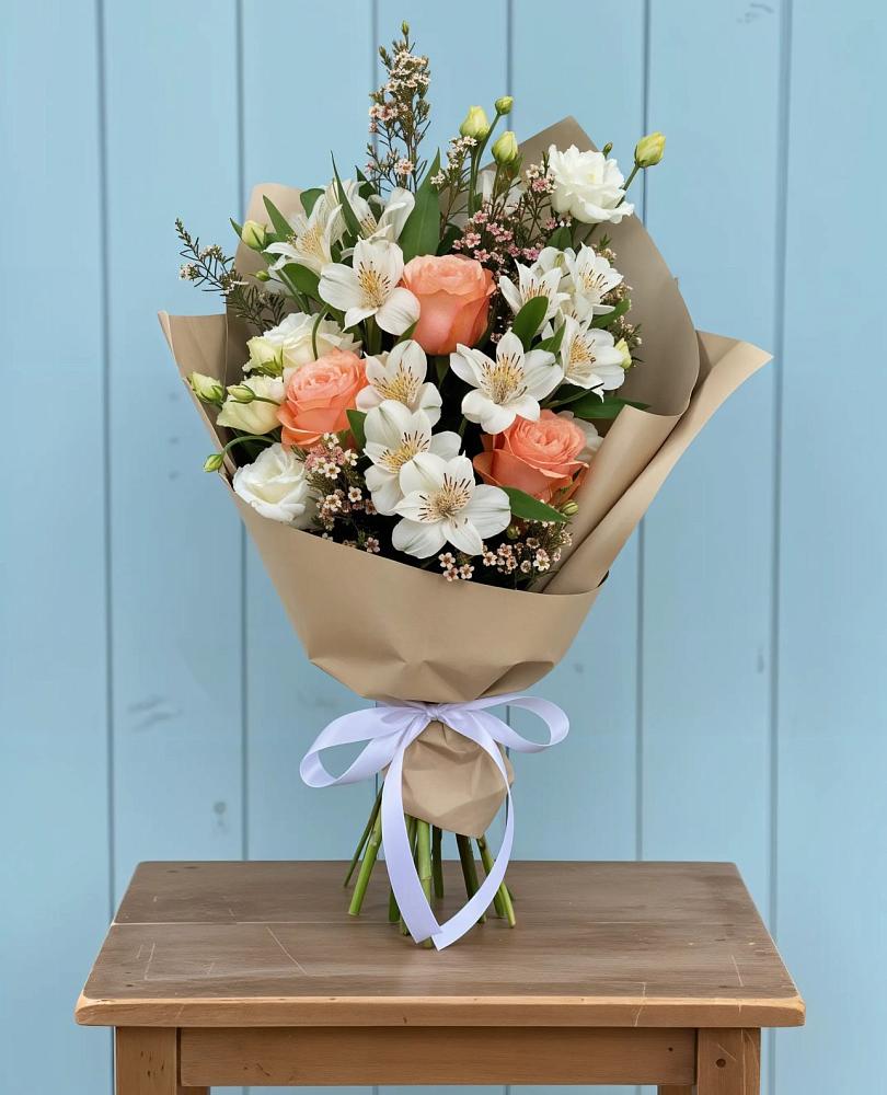 Букет цветов из: Альстромерии, Лизиантусы, Розы и Хризантемы в Калистово