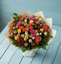 Букет Микс из разноцветных кустовых роз в Калистово